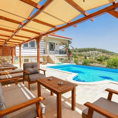 5 Star With First Class Amenities, 1004 Villa *